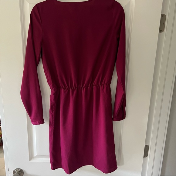 Color of the Year!! 🤩 Silky Long Sleeve Dress - Picture 4 of 5